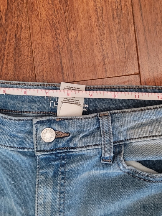 Wide-Leg Crop Jeans in Light Blue - Picture 3 of 7